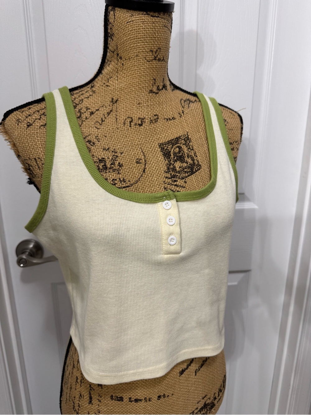Cropped Ribbed Henley Tank - Picture 2 of 10